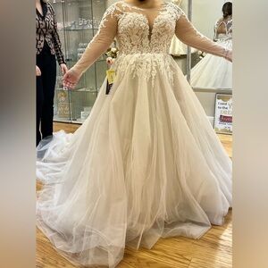 Ivory Tulle and Lace long sleeve gown